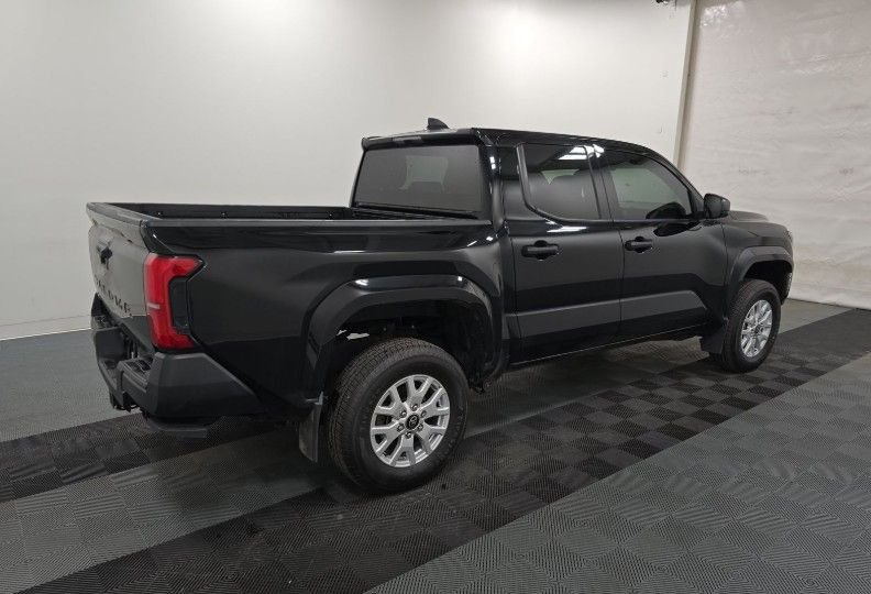 Used 2024 Toyota Tacoma SR with VIN 3TYKE5JN5RT025993 for sale in Kansas City