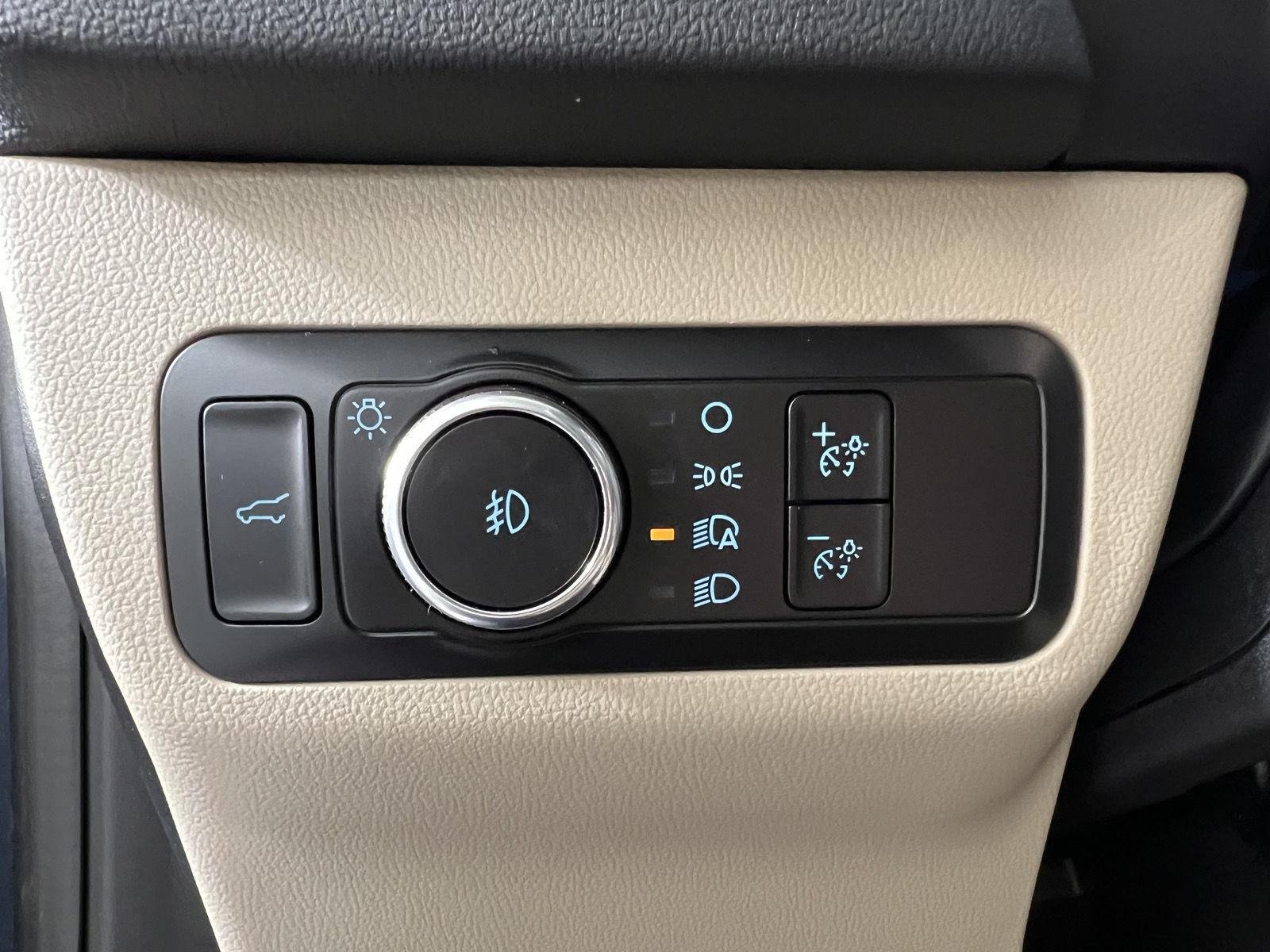 Used 2022 Stone Blue Ford SEL image 16