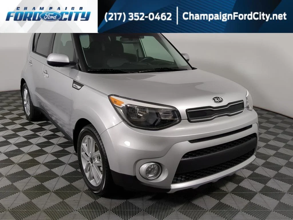 Used 2018 Silver Kia + image 1