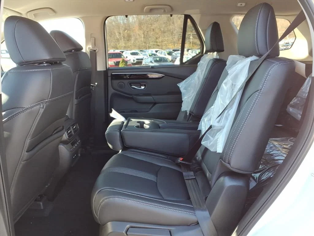Used 2025 White Honda EX-L image 7
