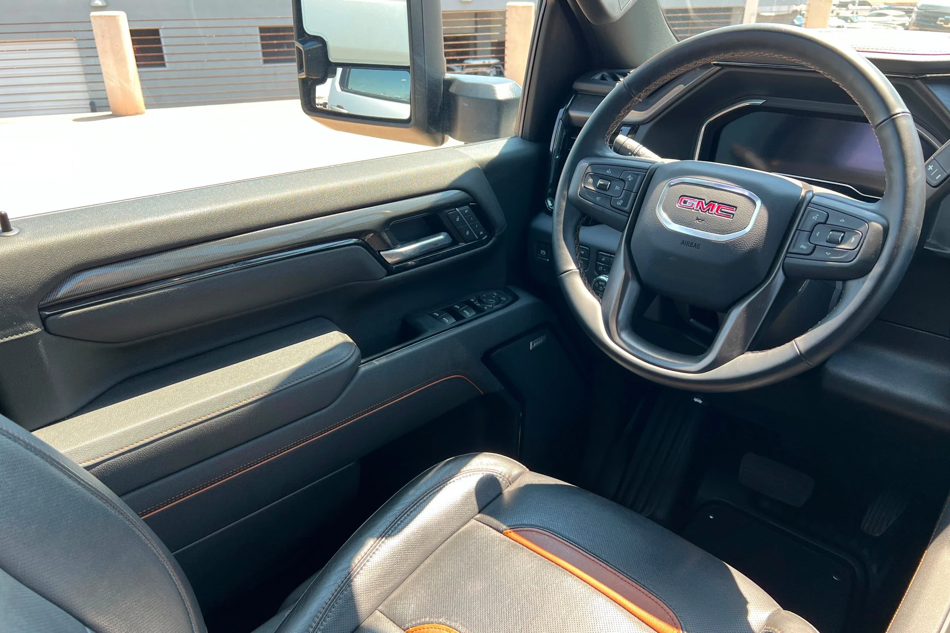 Used 2025 Sterling Metallic GMC AT4 image 11
