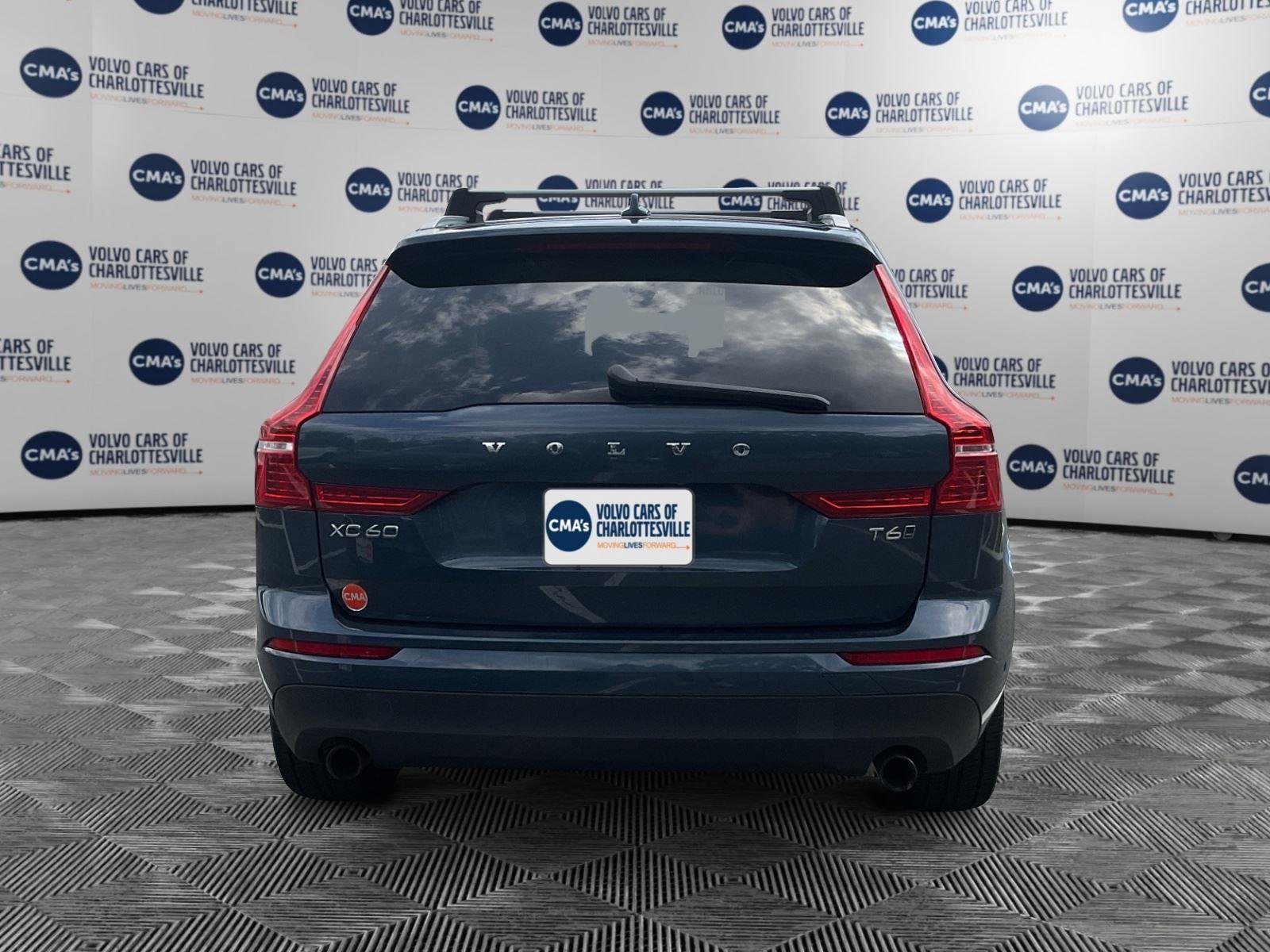 Used 2018 Denim Blue Metallic Volvo Momentum image 4