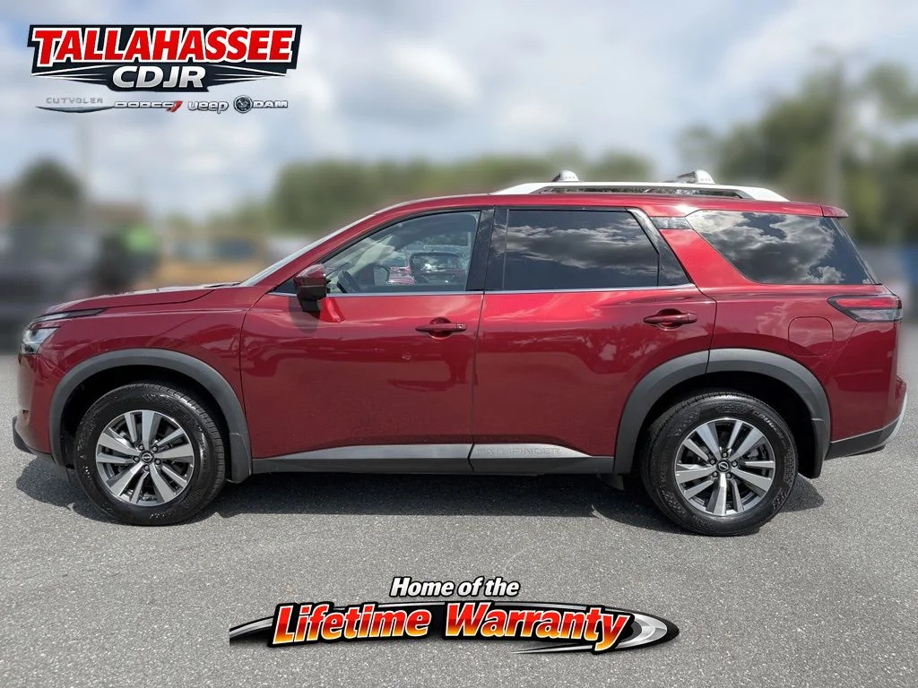 Used 2023 Scarlet Nissan SL image 8