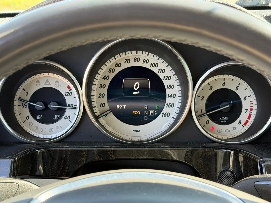 Used 2014  Mercedes-Benz E 350 image 32