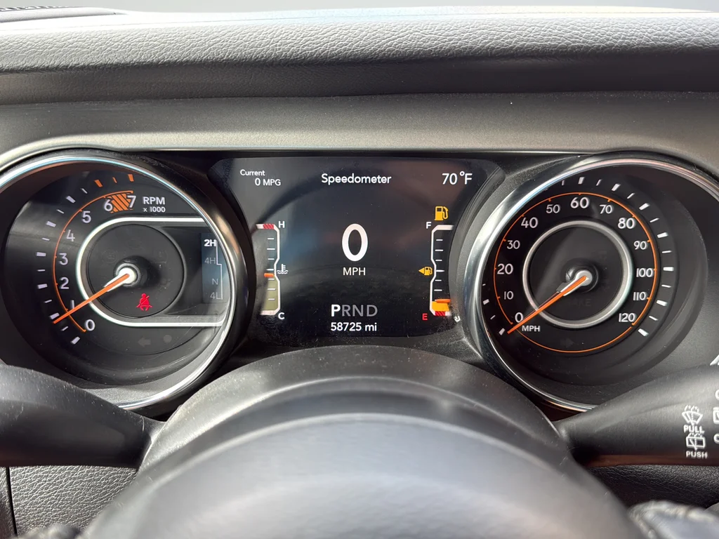 Used 2021 Green Jeep Sport S image 12