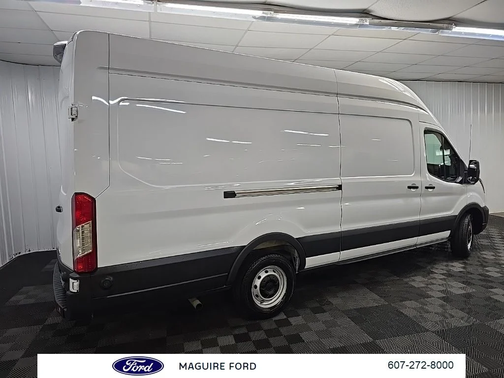 Used 2025 White Ford Base image 3