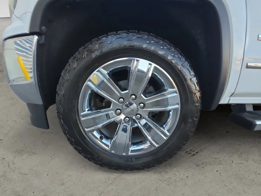 Used 2018 SUMMIT WHITE GMC SLT image 13