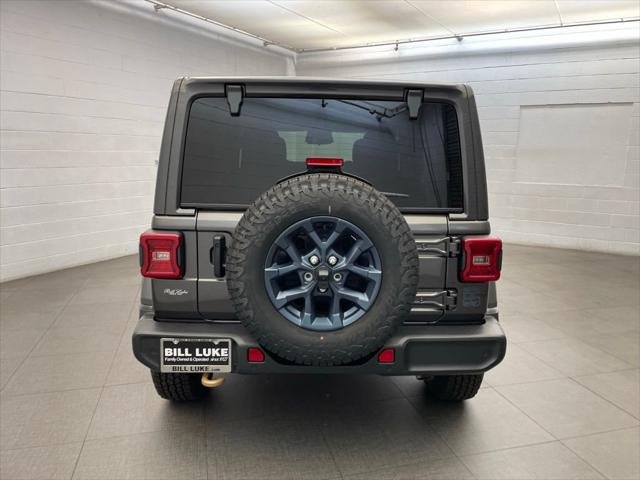 New 2026 Granite Crystal Metallic Clearcoat Jeep 85th Anniversary image 4