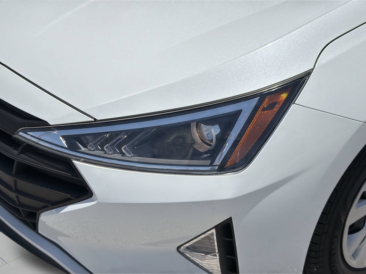 Used 2020 Quartz White Pearl Hyundai SE image 6