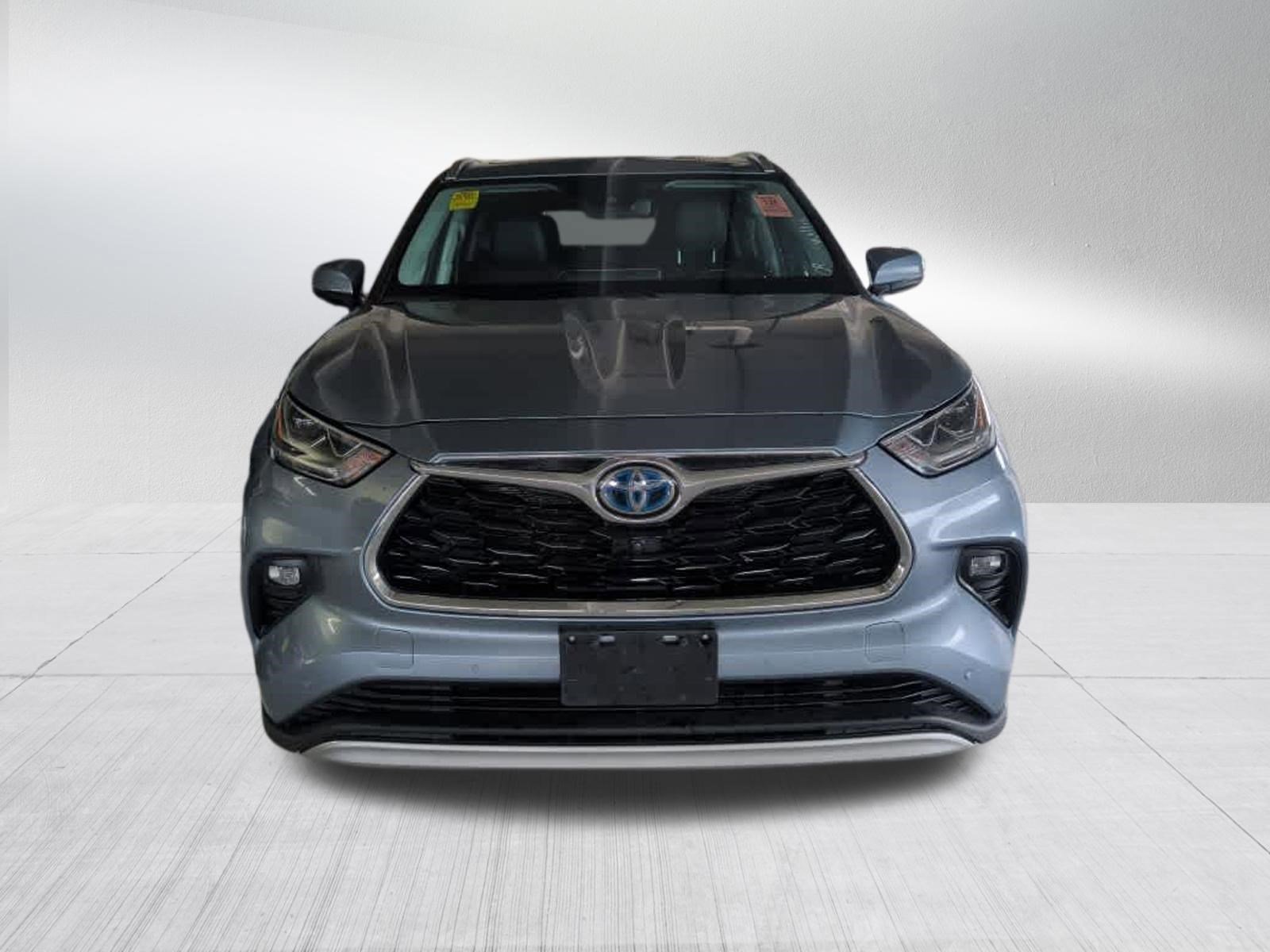 Used 2020 Toyota Highlander Platinum with VIN 5TDEBRCHXLS009702 for sale in Golden Valley, Minnesota