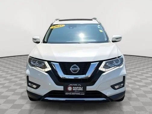 Used 2018 Pearl White Nissan SL image 7