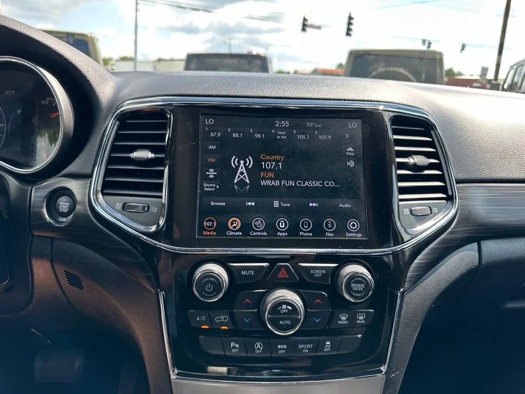Used 2021 Black Jeep Laredo X image 29