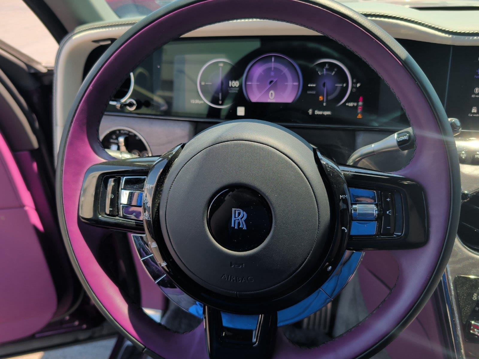 Used 2025 Belladonna Purple Rolls-Royce  image 18