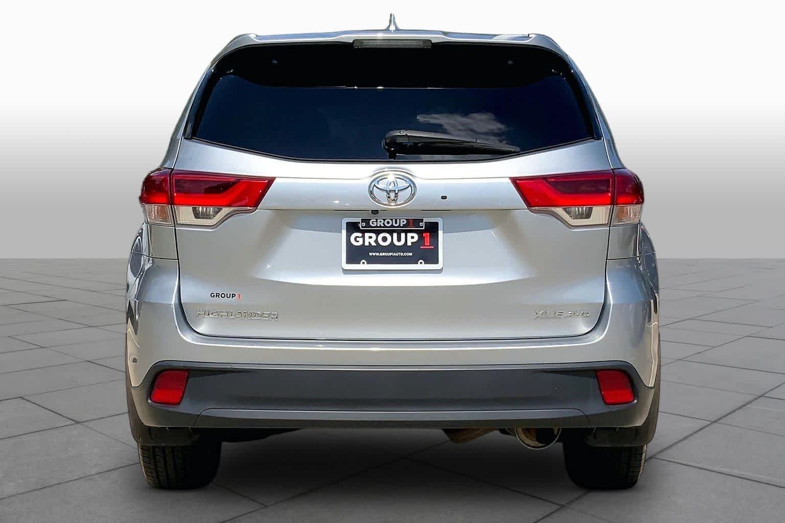 Used 2019 Celestial Silver Metallic Toyota XLE image 5