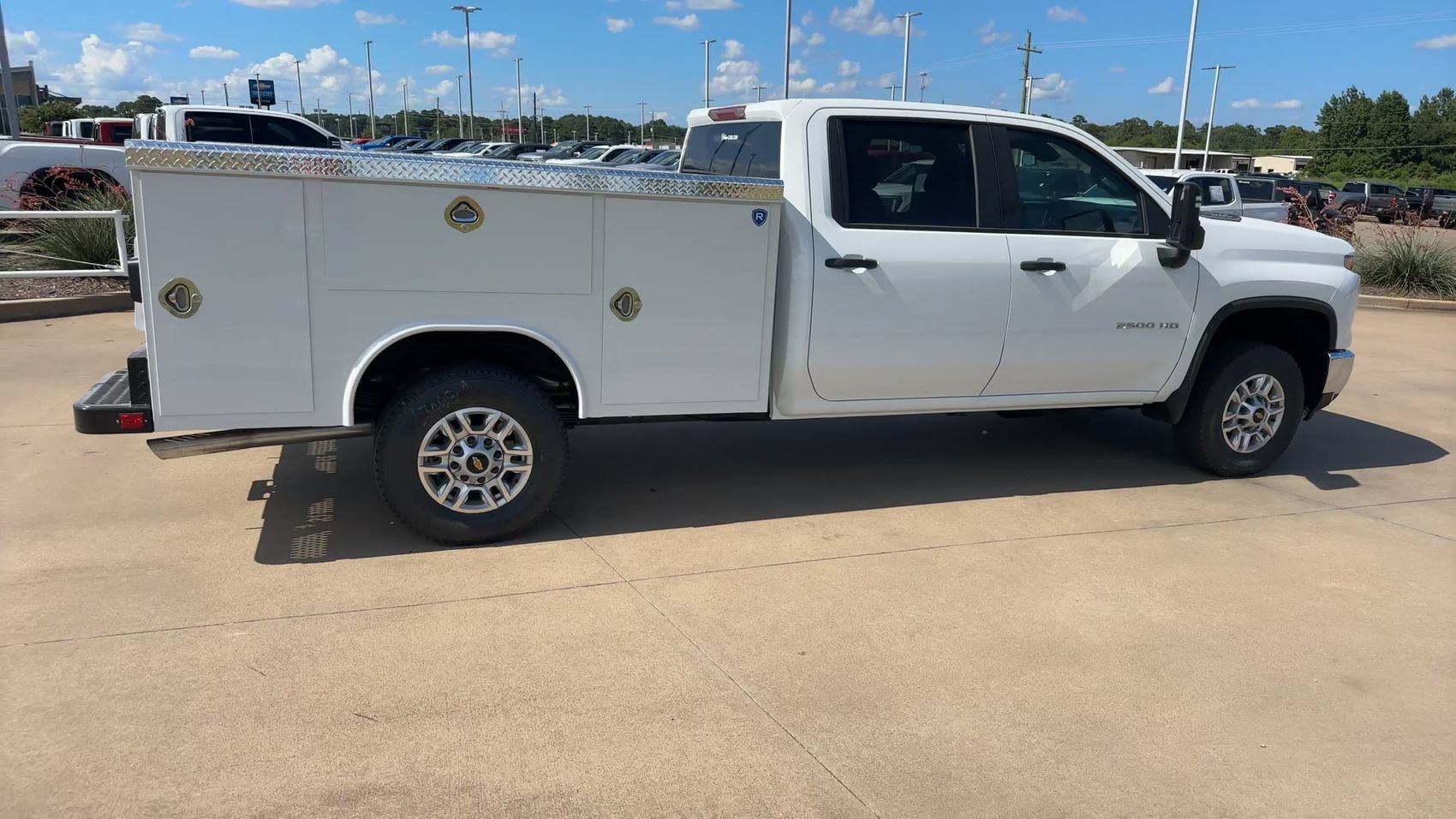 New 2026 Summit White Chevrolet Work Truck image 9