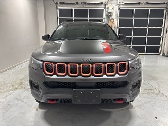 Used 2023 Gray Jeep Trailhawk image 3