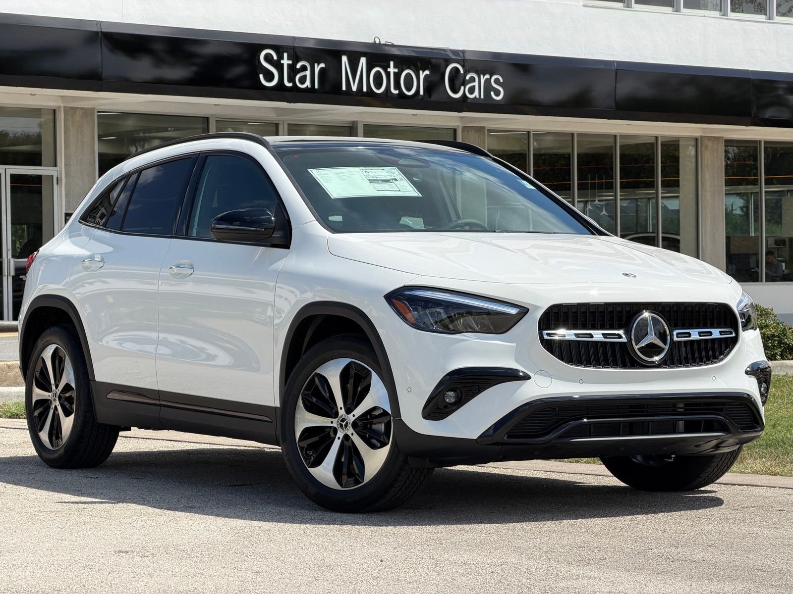 New 2026 Polar White Mercedes-Benz GLA 250 image 1