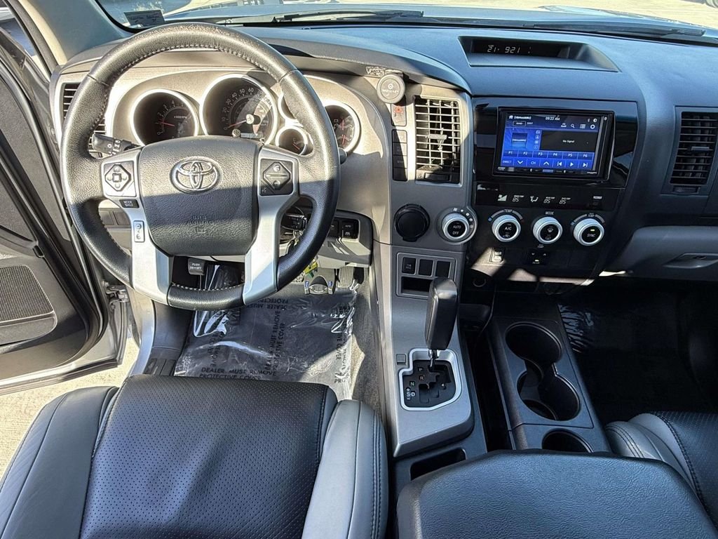 2014 Toyota Sequoia SR5 - Photo 18
