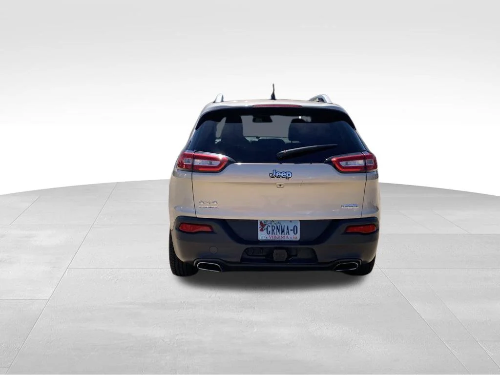 Used 2015 Beige Jeep Latitude image 21