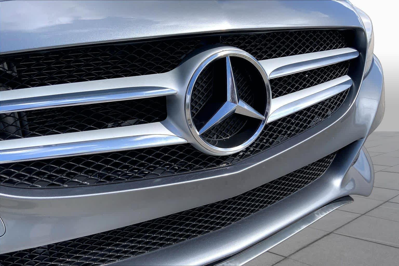Used 2018 Selenite Grey Metallic Mercedes-Benz C 300 image 29