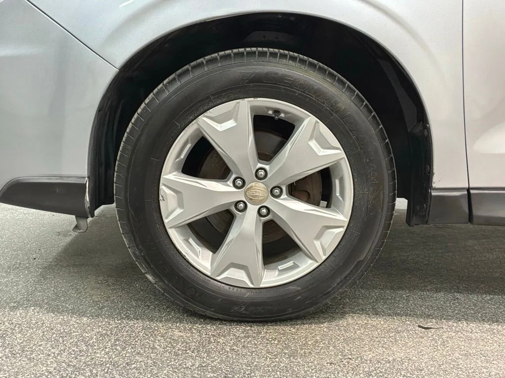 Used 2015 Ice Silver Metallic Subaru 2.5i Limited image 31
