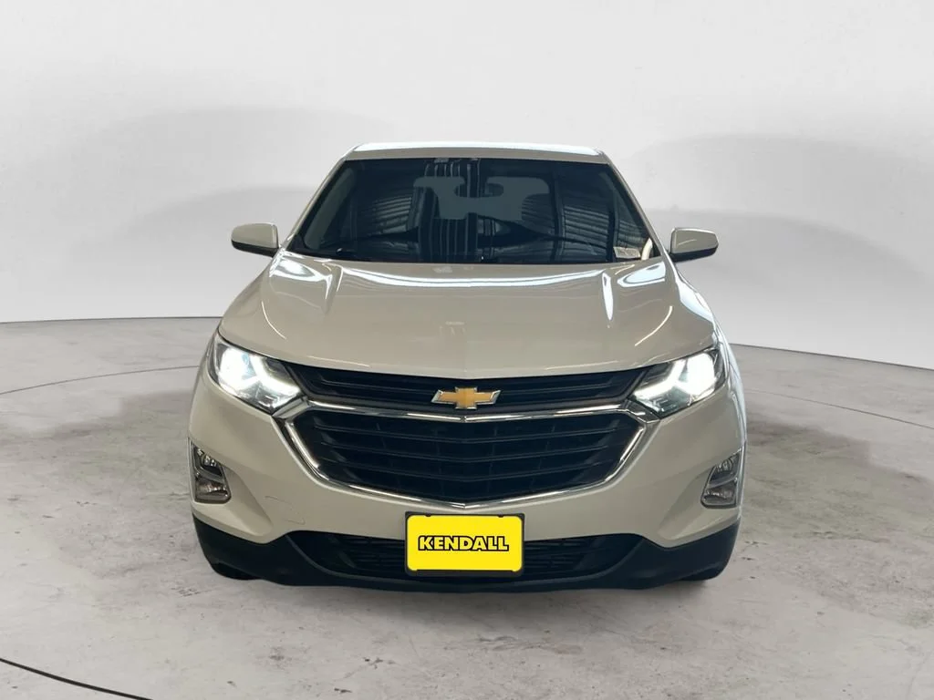 Used 2020 IRIDESCENT PEARL TRICOAT Chevrolet LT image 2