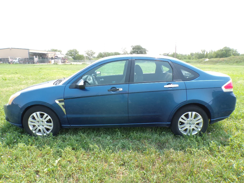Used 2008 Vista Blue Clearcoat Metallic Ford SE image 7