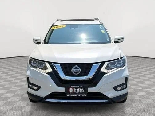 Used 2018 Pearl White Nissan SL image 7