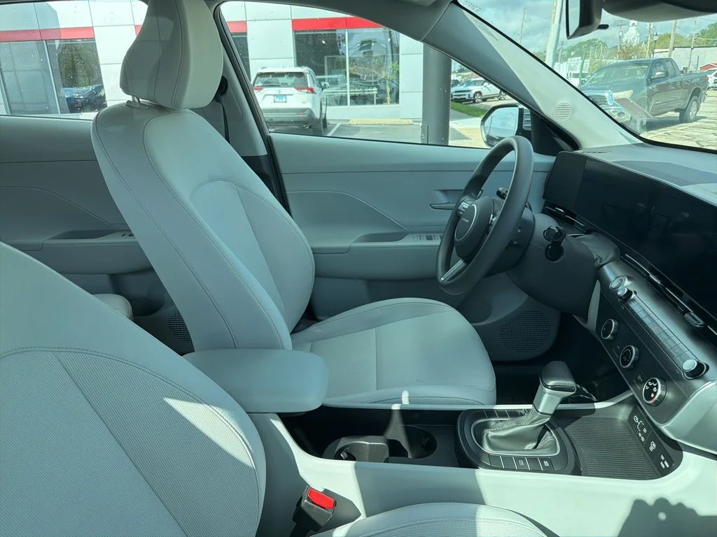 New 2026 Cyber Gray Metallic Hyundai SE image 2