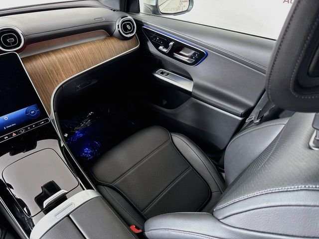 Used 2024  Mercedes-Benz GLC 300 image 23