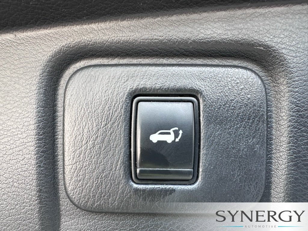Used 2016 Gun Metallic Nissan Platinum image 7
