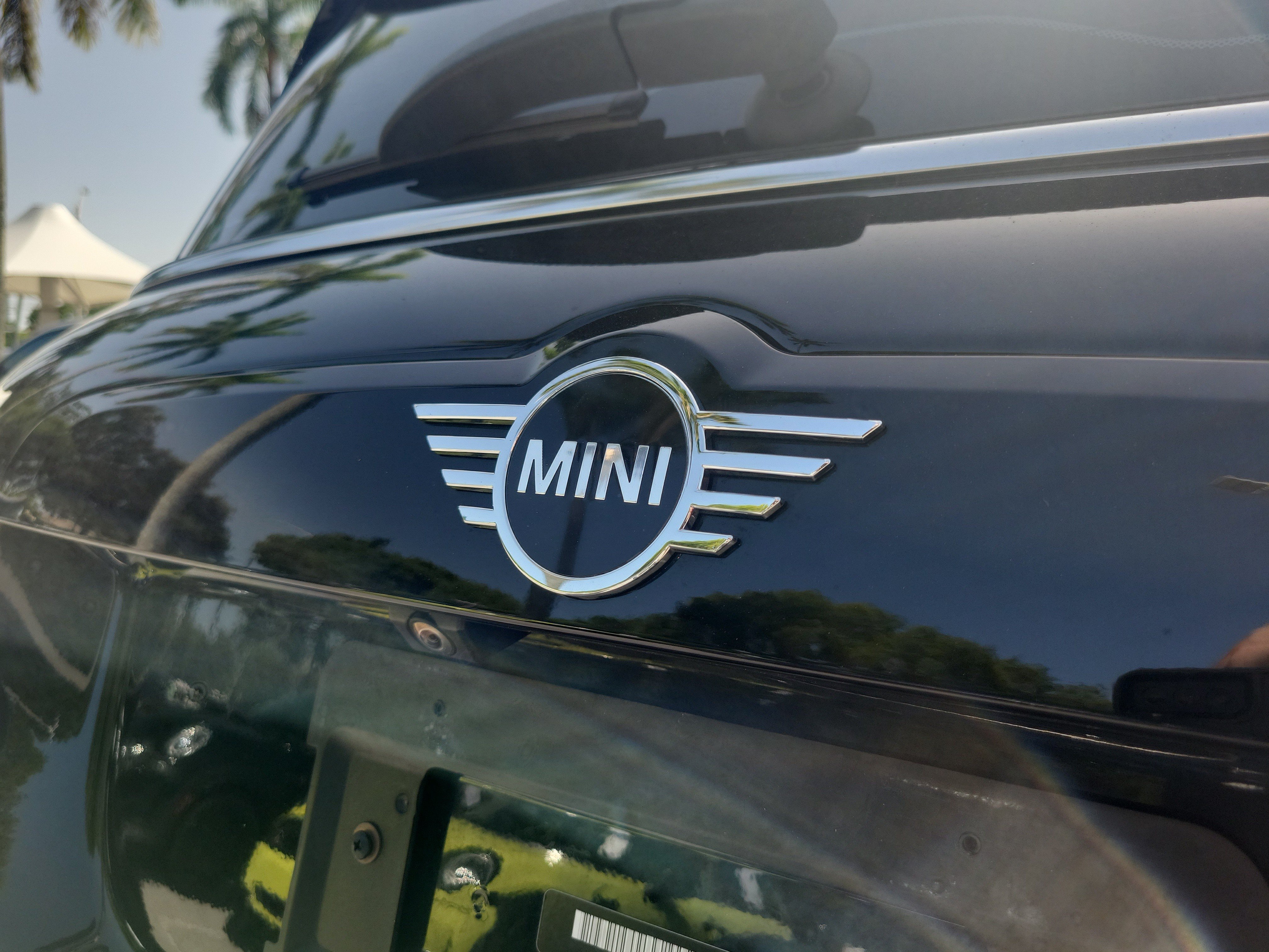 Used 2023 Midnight Black MINI Signature image 8