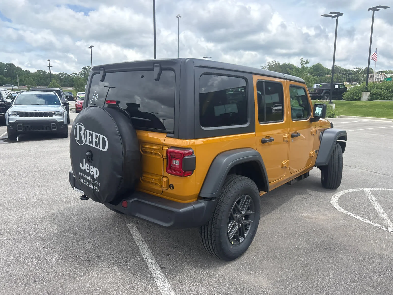 New 2026 Goldilocks Jeep Sport S image 9
