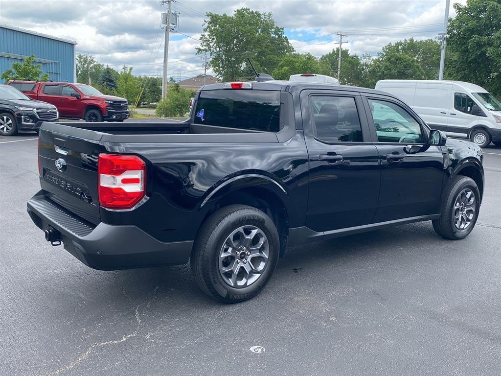 Used 2025 Shadow Black Ford XLT image 10