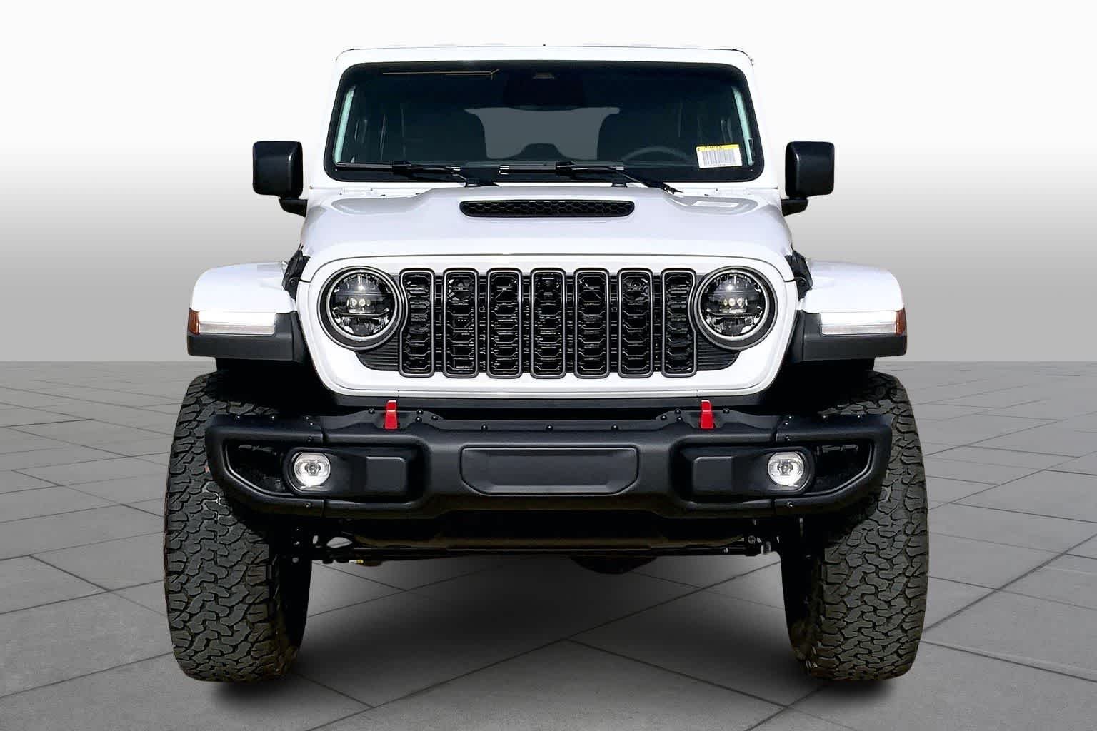 New 2026 Bright White Clear-Coat Exterior Paint Jeep Rubicon X image 3