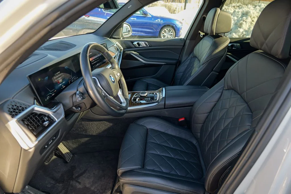 Used 2024 Alpine White BMW xDrive50e image 20