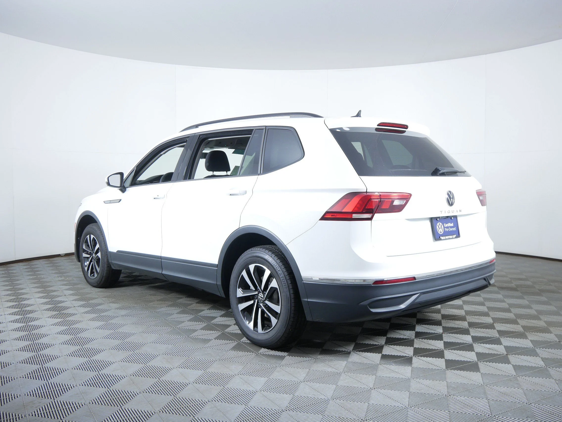 Certified Used 2022 White Volkswagen S image 5