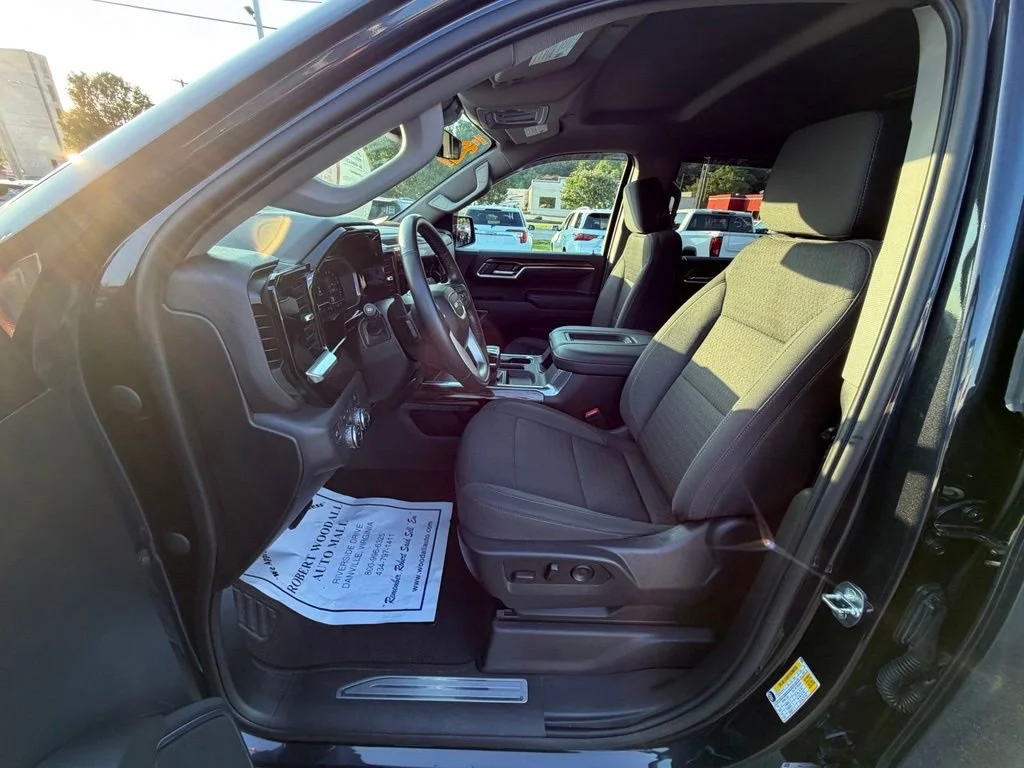 Used 2022 Titanium Rush Metallic GMC Elevation image 18