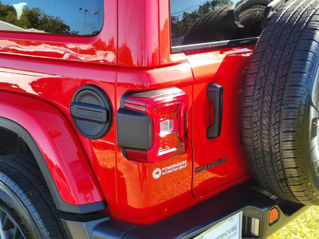 Used 2025 Red Jeep Sahara image 12
