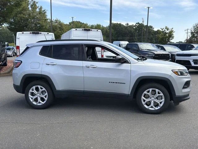 Used 2024 Silver Jeep Latitude image 14