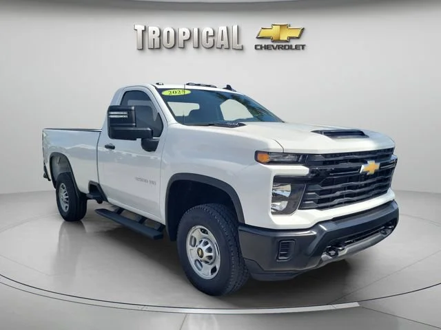 New 2025 Summit White Chevrolet WT image 6