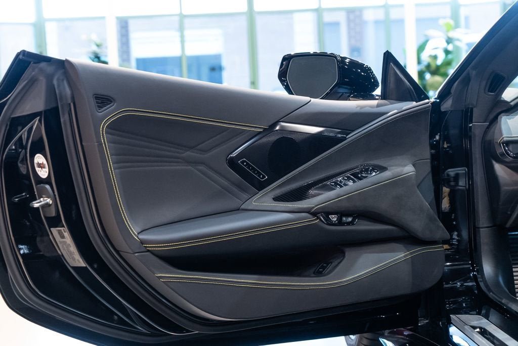 Used 2025 Black Chevrolet Z06 image 17