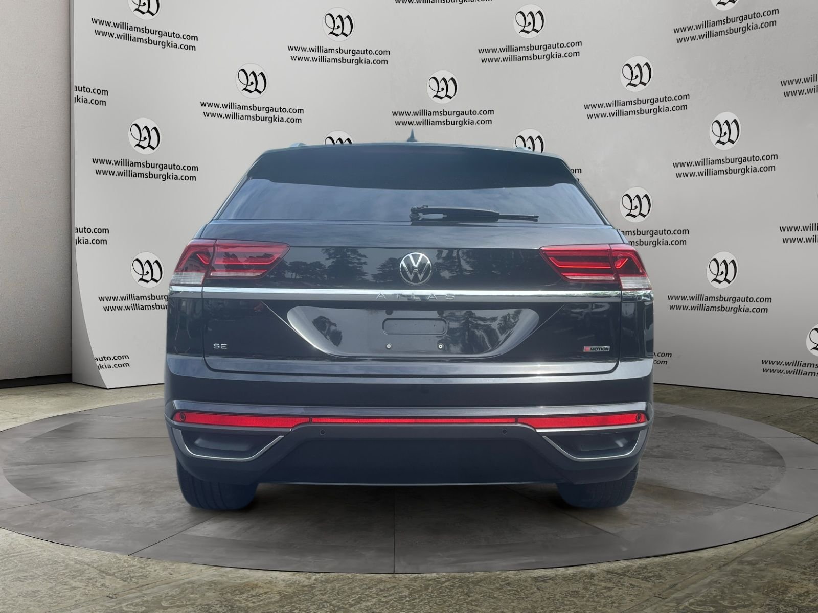 Used 2022 Black Volkswagen 2.0T SE w/Technology image 4