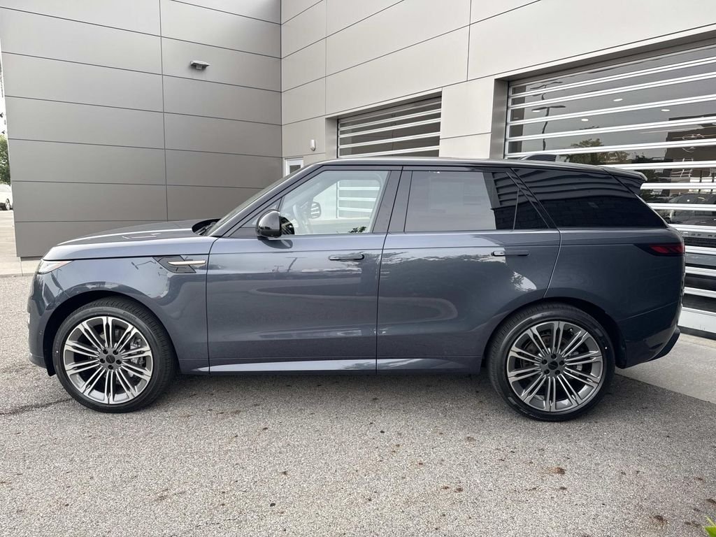 New 2026 Varesine Blue Land Rover Dynamic SE image 4