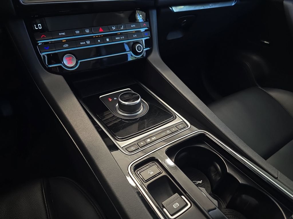 Used 2020  Jaguar 25t image 27