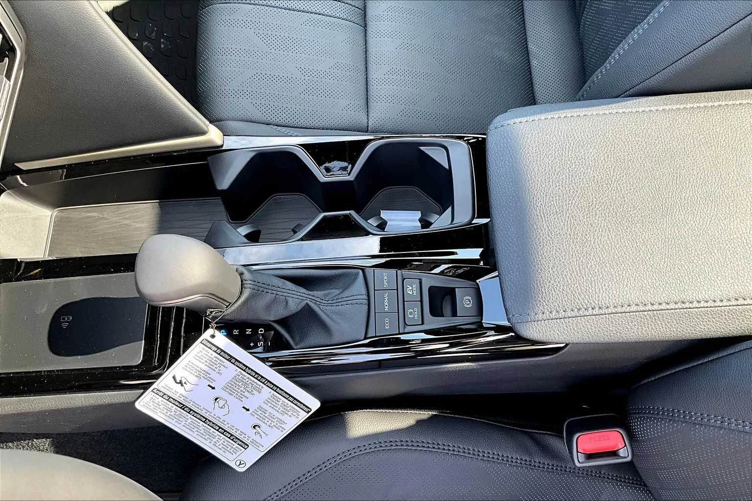 2026 Toyota Camry XSE - Photo 7