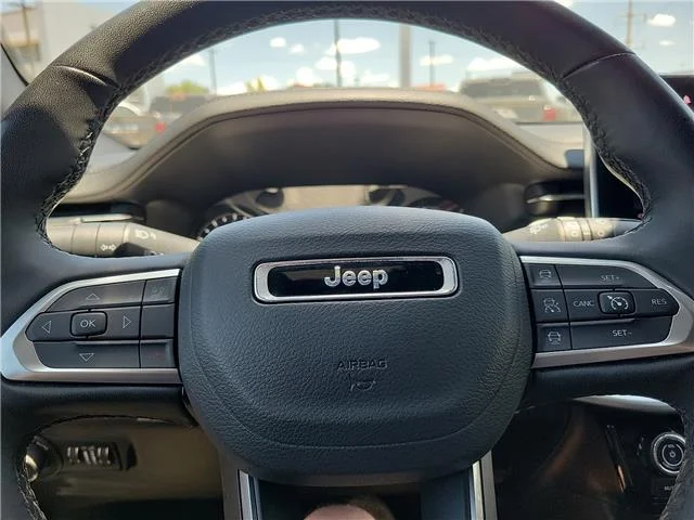Used 2025 Bright White Clearcoat Jeep Limited 4x4 image 17