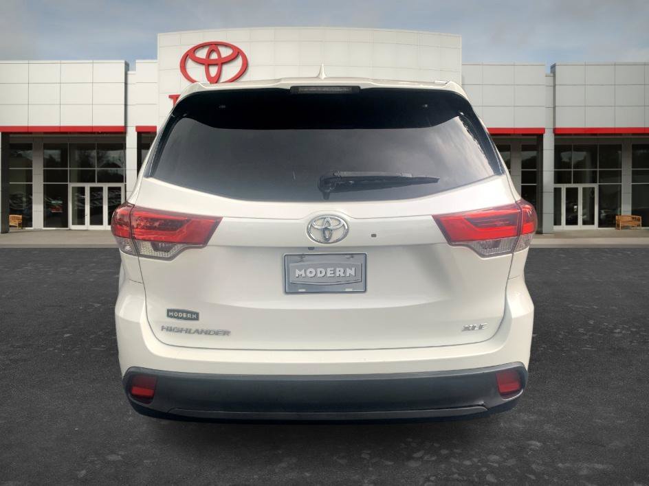 Used 2019 Blizzard Pearl Toyota XLE image 6