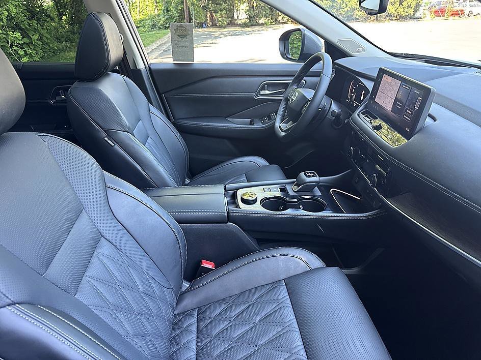 Used 2026 Gun Metallic Nissan Platinum image 21