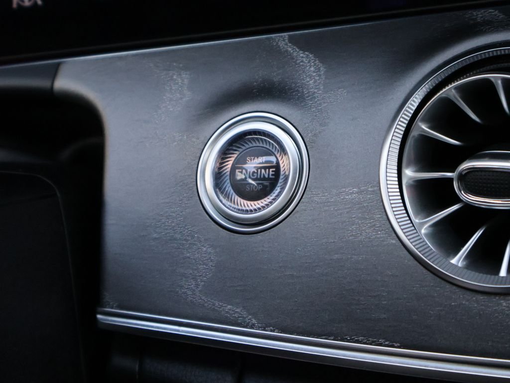 Used 2022 Cirrus Silver Metallic Mercedes-Benz Base image 30